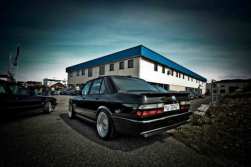 19882012 BMW M5 um yes